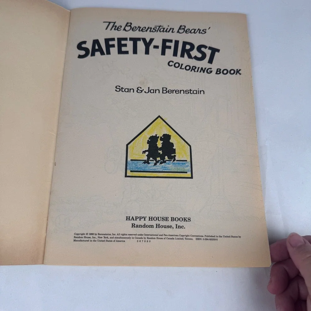 The Berenstain Bears Coloring Book 1986 Safety First Barely Used - Picture 4 of 6